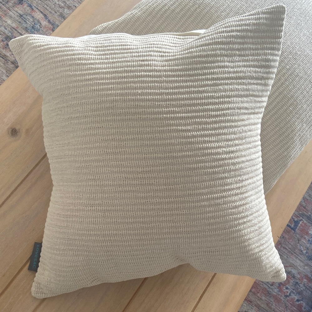 Lovesac 18x18 Throw Pillow Cover and Insert: set of 2 - Picture 7 of 7